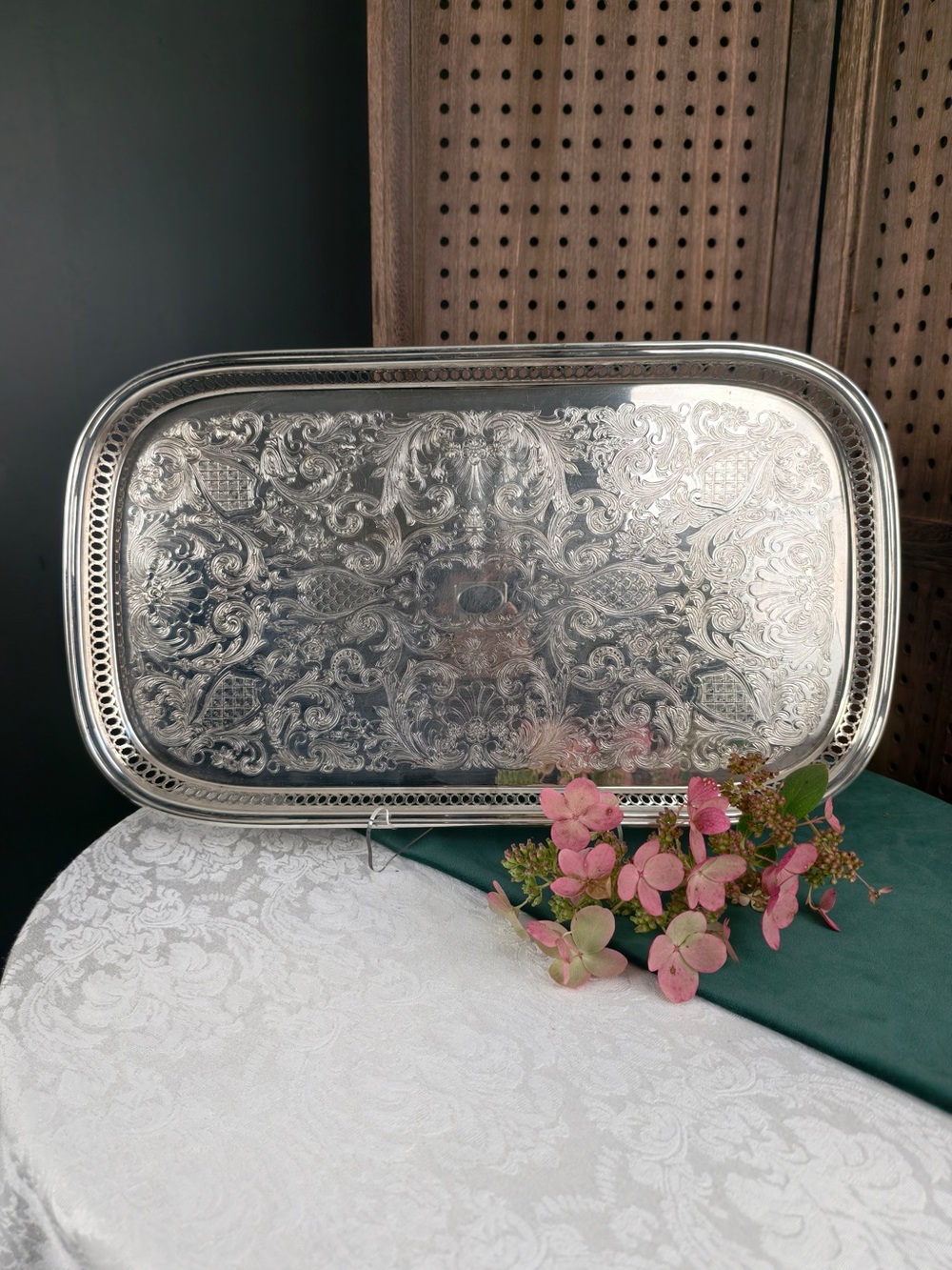 Vintage Oneida Elegant Silver Plated Decorative Engraved Footed Serving Tray